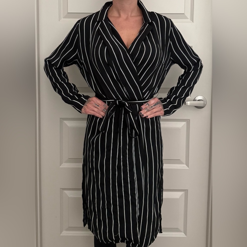 ✨3 for $25✨ Active USA Belted Jacket